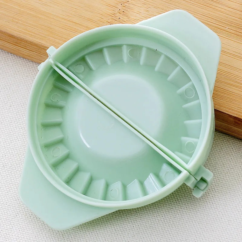 Plastic Dumpling Mold Dough Press